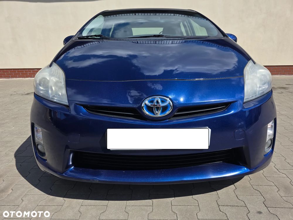 Toyota Prius (Hybrid) - 4