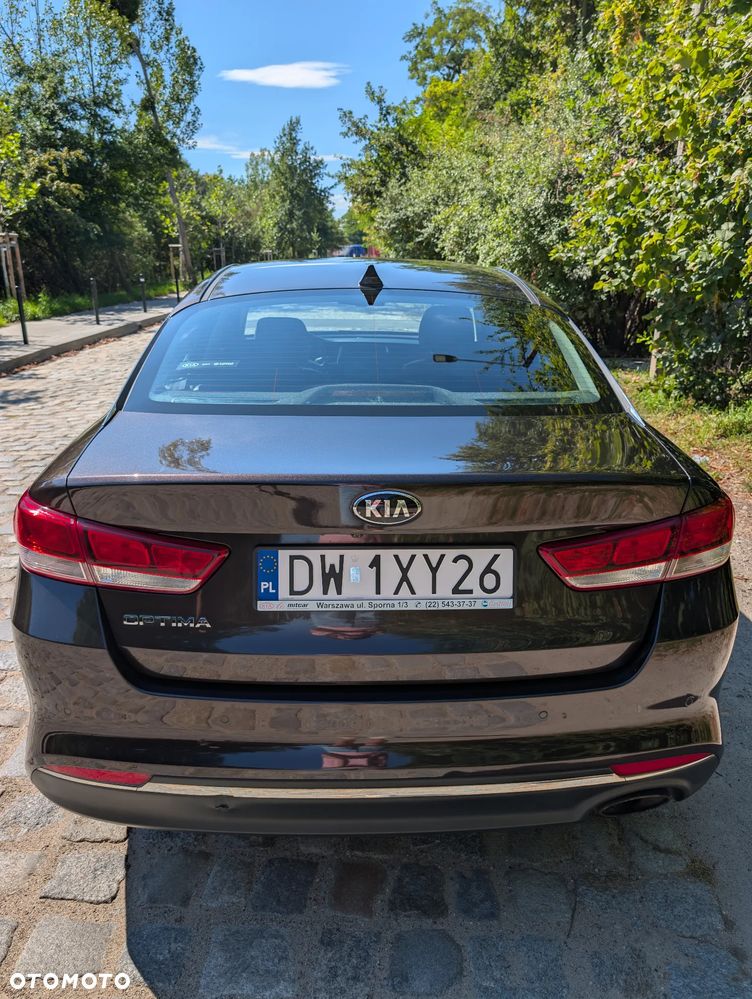 Kia Optima 2.0 L - 7