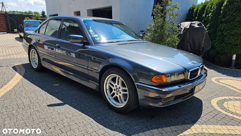 BMW Seria 7 740i - 2