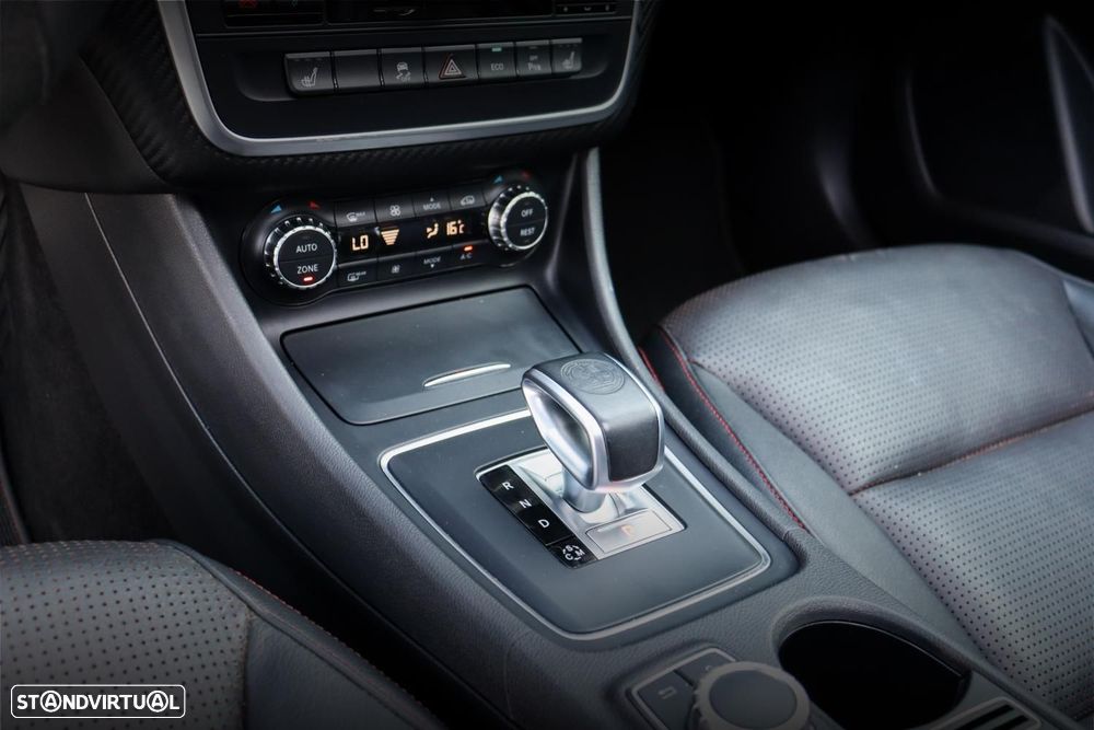 Mercedes-Benz A 45 AMG 4-Matic - 33