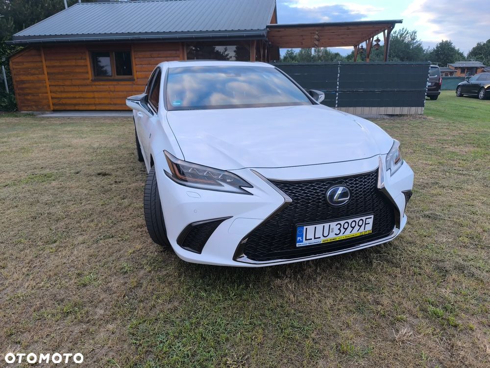 Lexus ES 300h F Sport Edition - 36