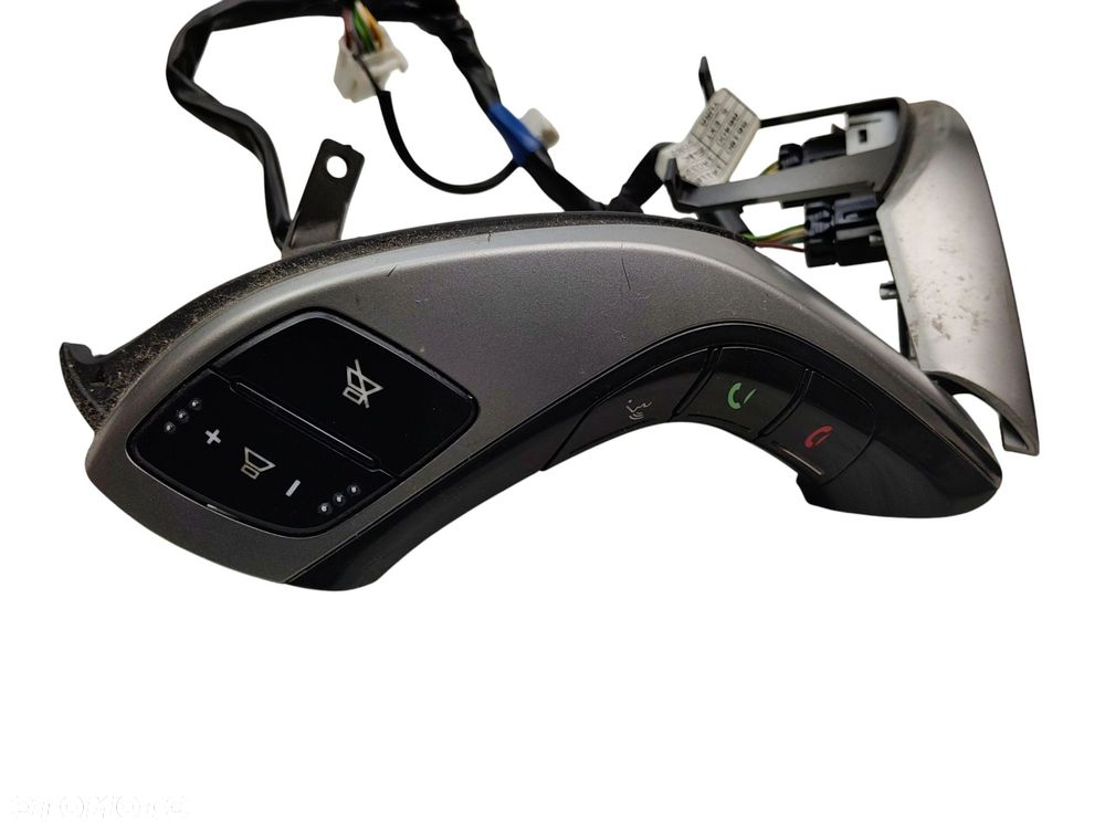 PRZYCISKI MULTIFUNKCJI KIEROWNICY HYUNDAI I30 II (2011-2014) 1.4 16V 99KM - 2