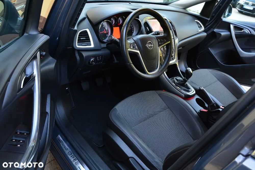 Opel Astra 1.4 Turbo Cosmo - 6