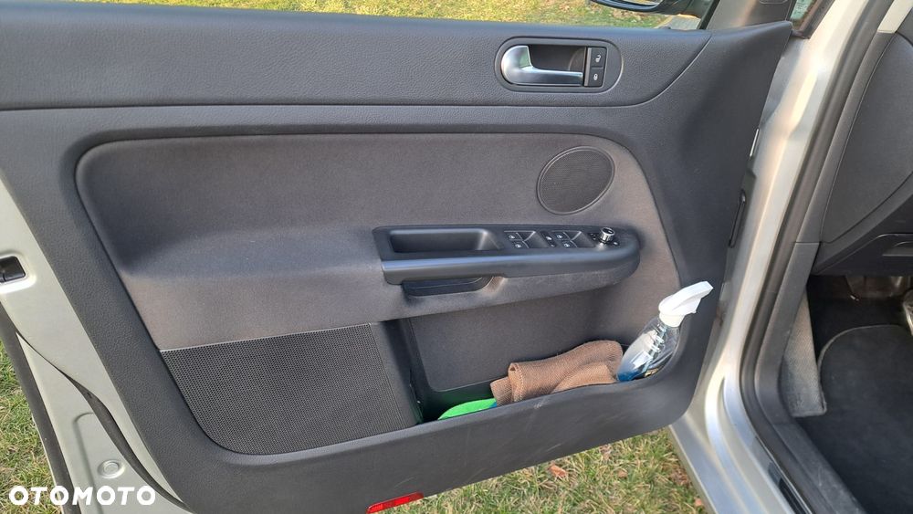 Volkswagen Golf Plus 2.0 TDI DPF DSG Style - 10