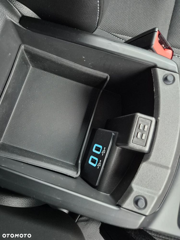 Ford C-MAX 1.5 TDCi Start-Stop-System Titanium - 23