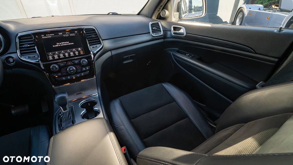 Jeep Grand Cherokee - 30