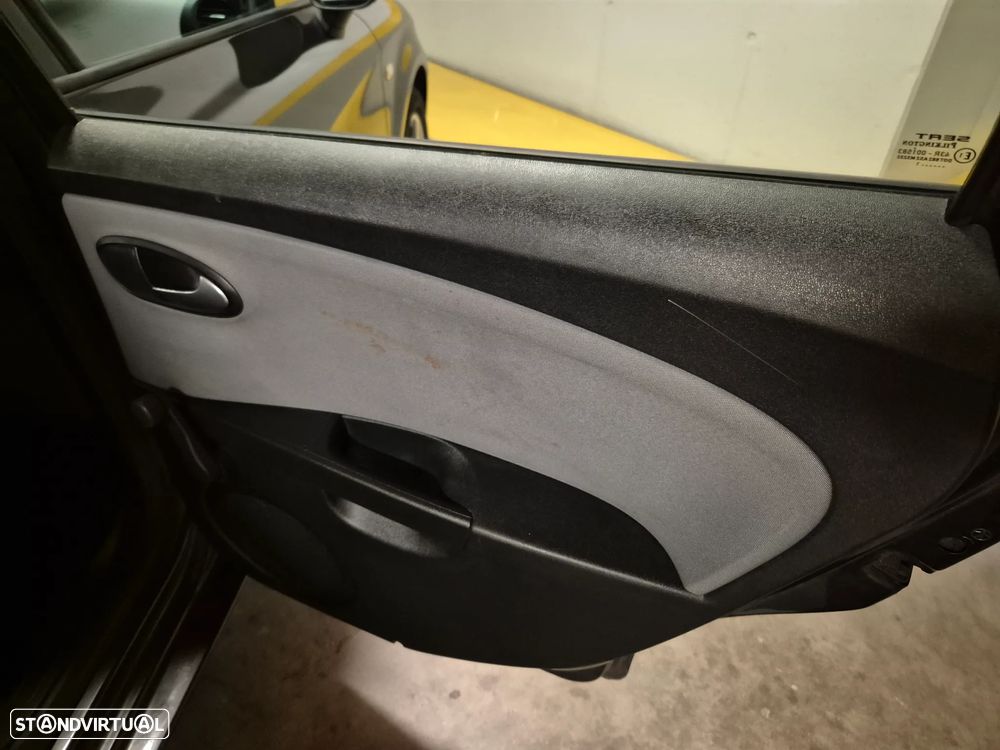 SEAT Leon 1.6 TDI DPF E-Ecomotive Style - 31