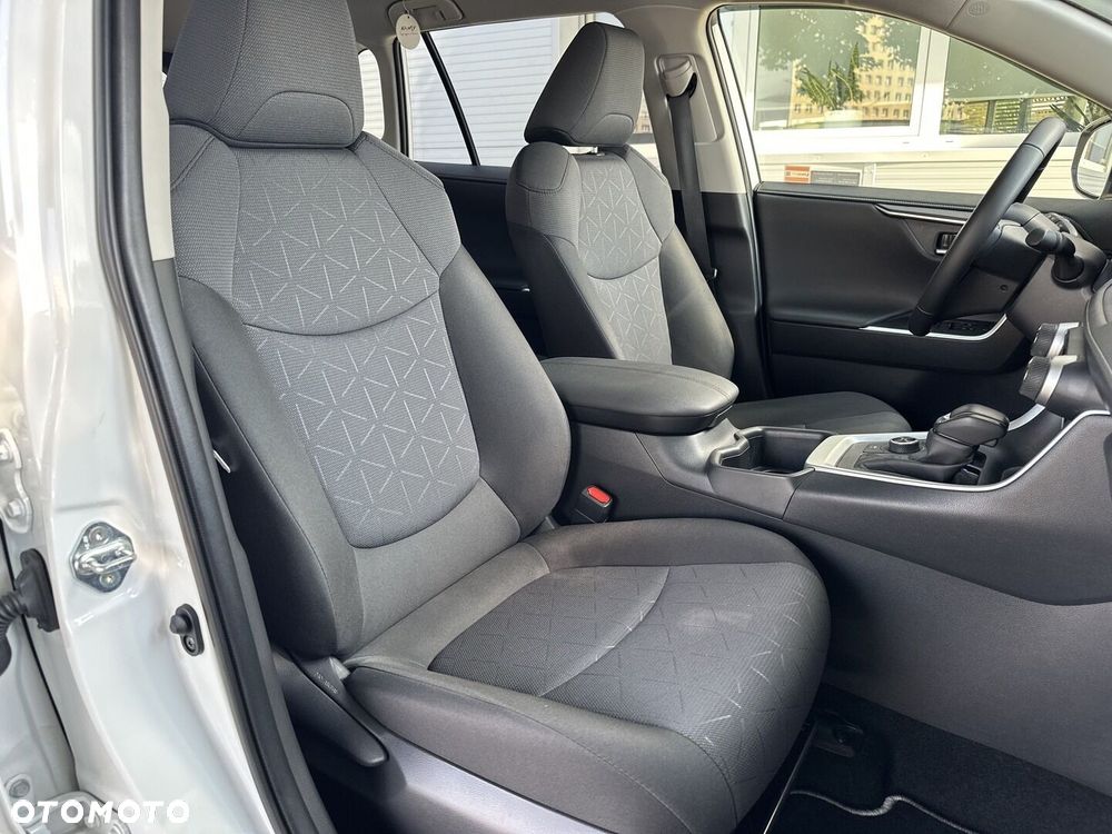 Toyota RAV4 - 16