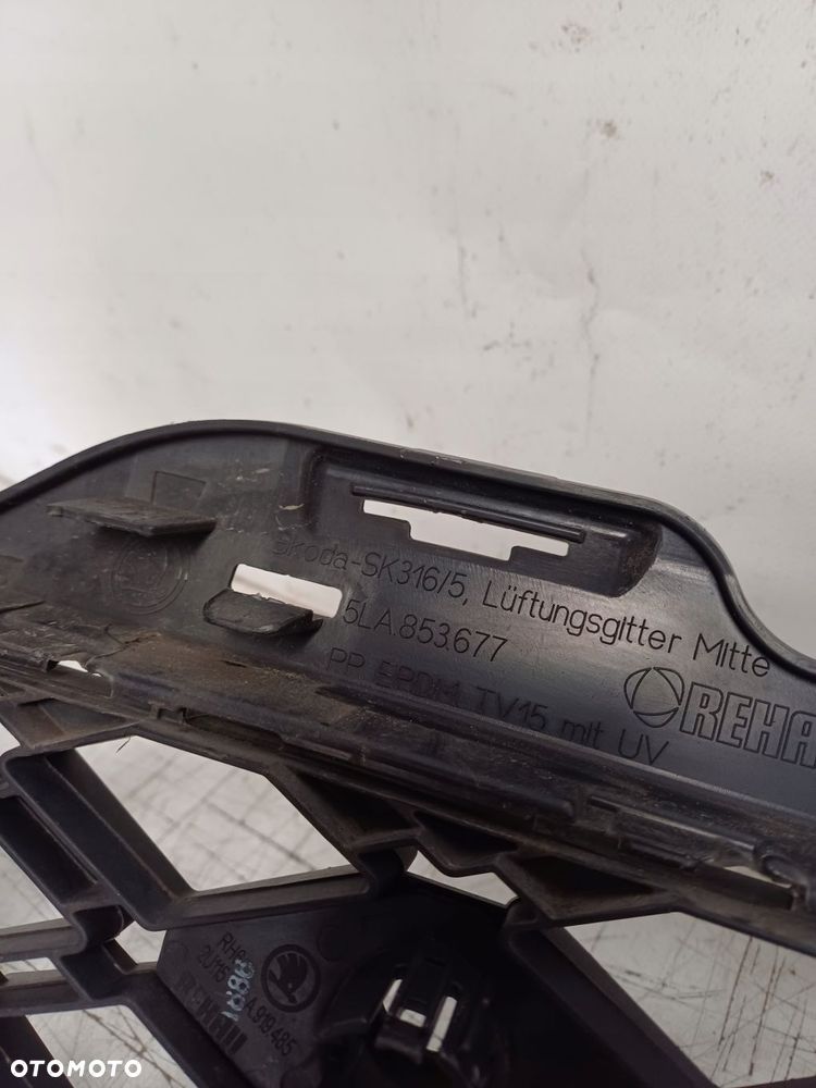 kratka środkowa zderzaka skoda enyaq 5la - 11