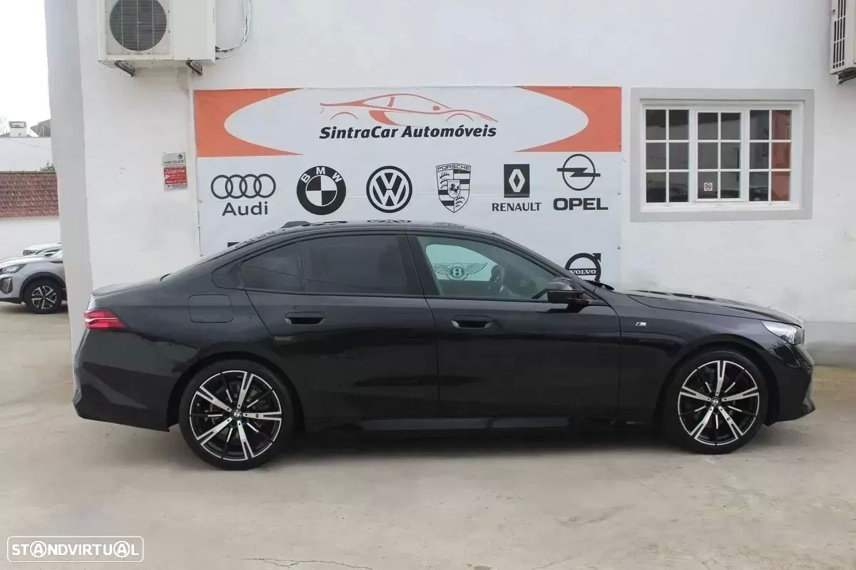 BMW 520 d xDrive Pack Desportivo M - 4