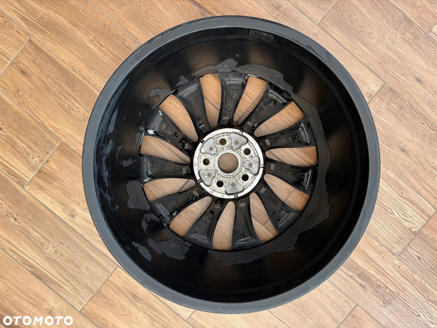 Tesla model Y- felga 10.5 x 21 et 48 tyl oryginal ladna - 4