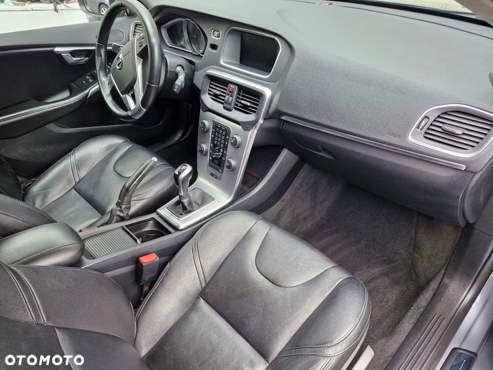 Volvo V40 D2 Inscription - 23