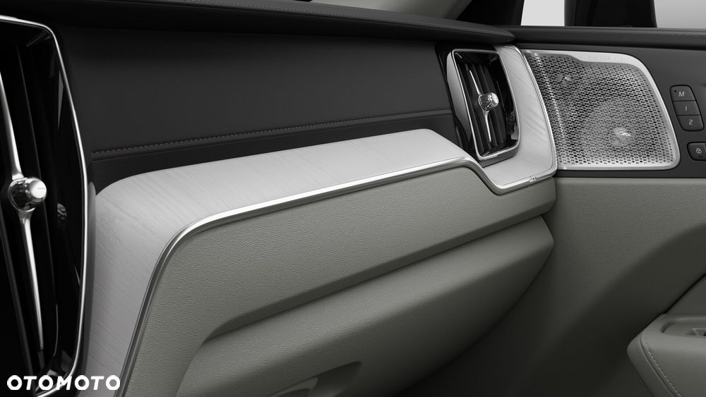 Volvo XC 60 T6 Plug-In Hybrid AWD Ultra Bright - 12