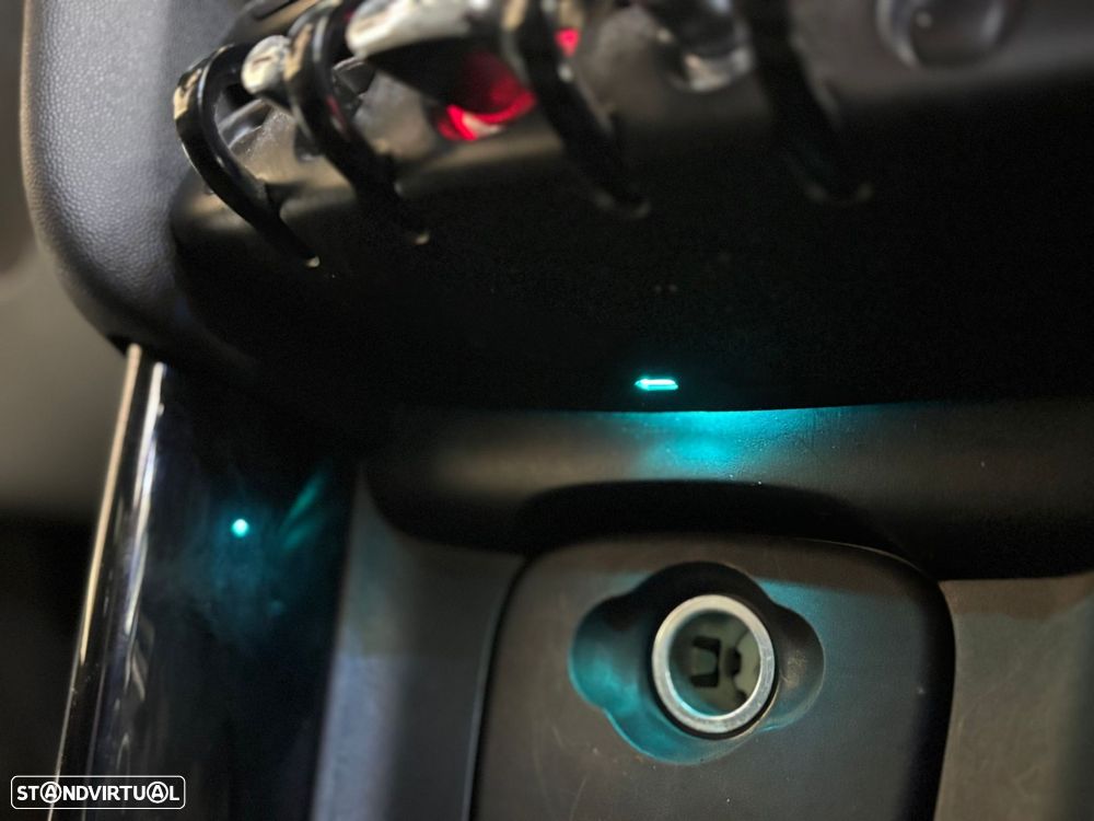 MINI 3 Portas One D - 14