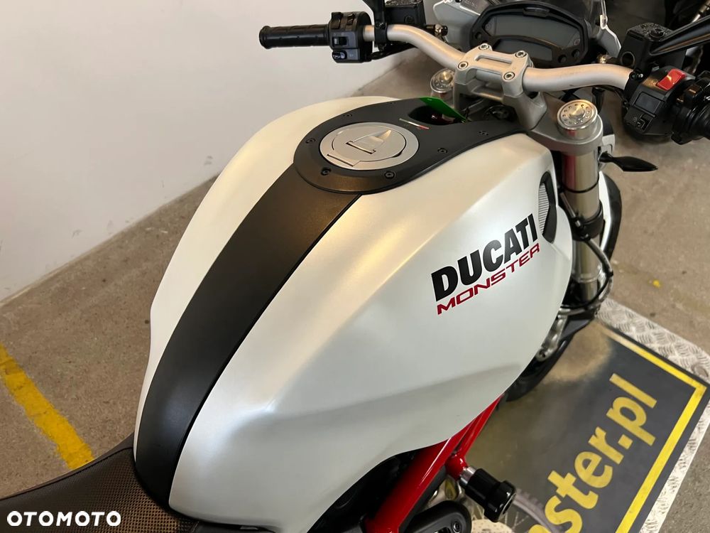 Ducati Monster - 17