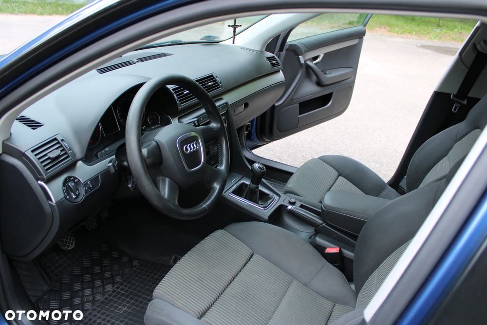 Audi A4 Avant 2.0 TDI - 10