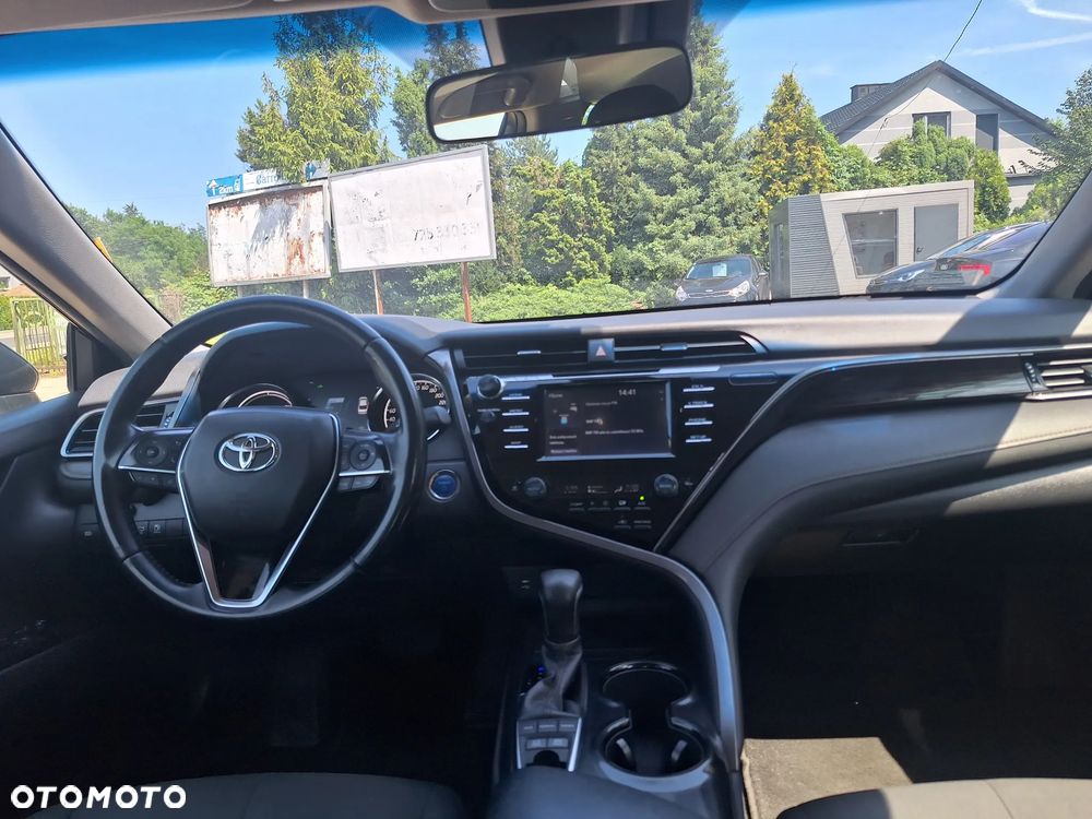 Toyota Camry 2.5 Hybrid Comfort CVT - 25