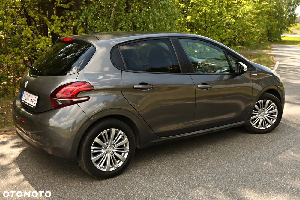 Peugeot 208 1.2 PureTech Style - 18