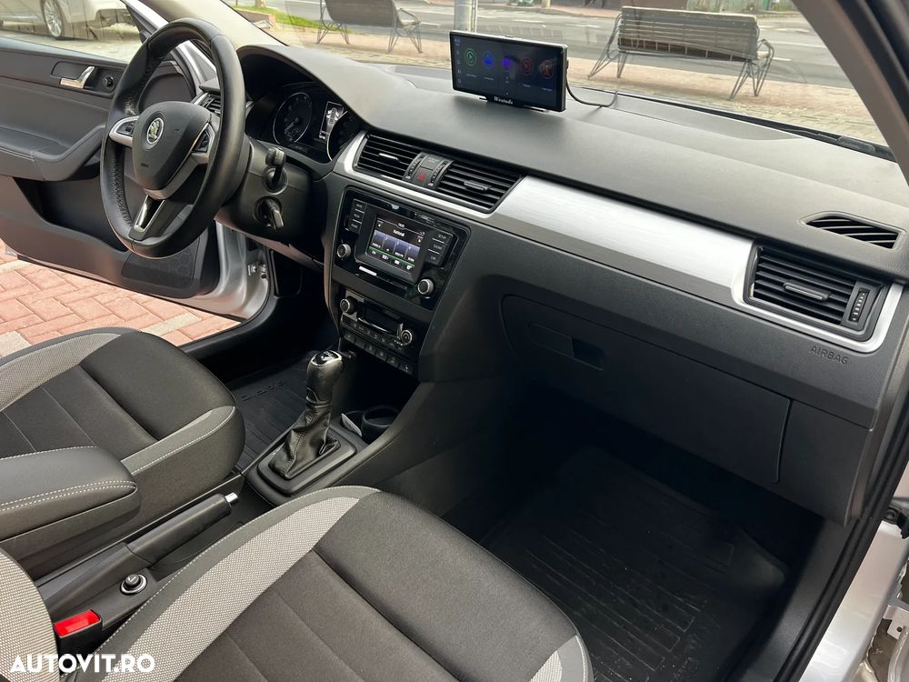 Skoda RAPID 1.4 TSI Ambition DSG - 9