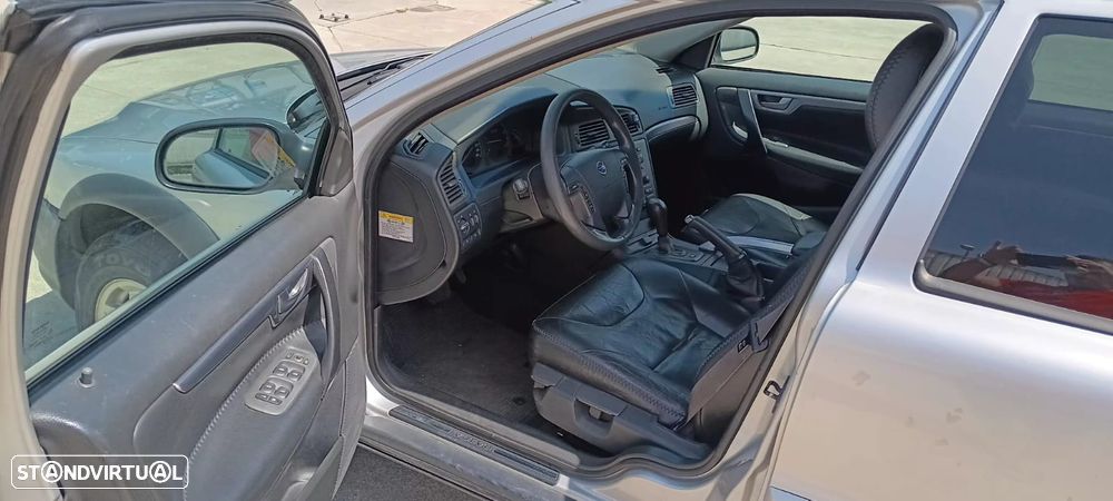 Volvo XC 70 D5 Nivel 2 Auto. - 3