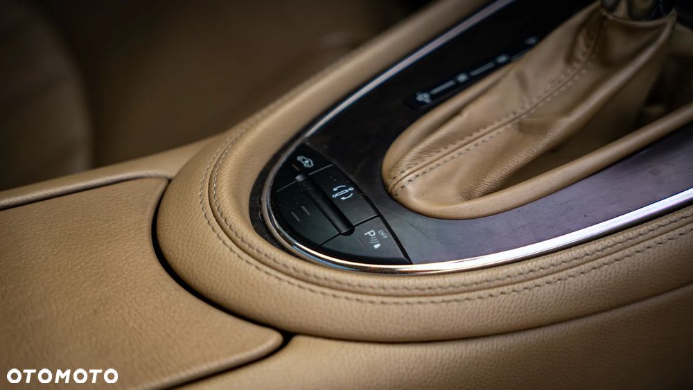 Mercedes-Benz CLS - 19