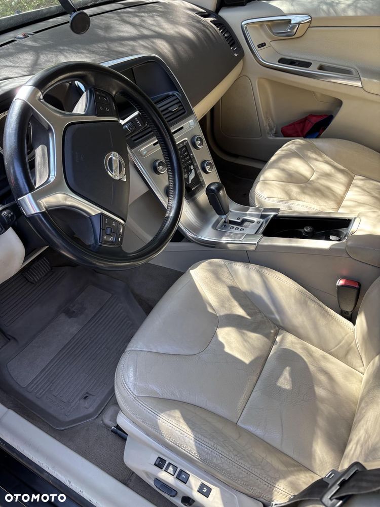 Volvo XC 60 D5 AWD Momentum - 1