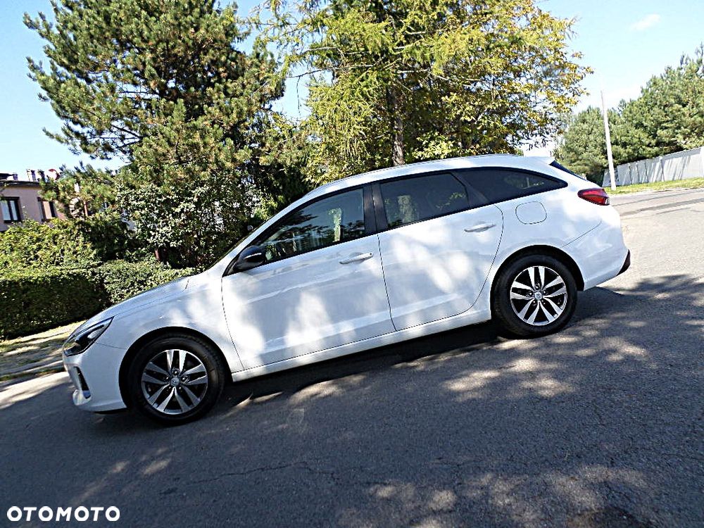 Hyundai i30 blue Kombi 1.4 Style - 34