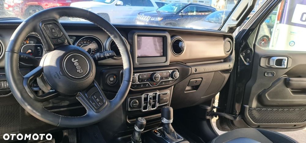 Jeep Wrangler - 34
