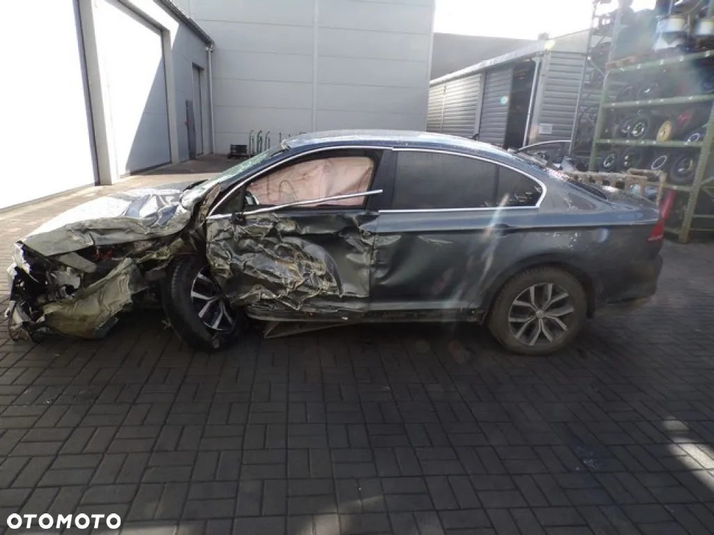 Części - Vw Passat B8 2.0 TDI 150 KM DSG SEDAN 16R - 3