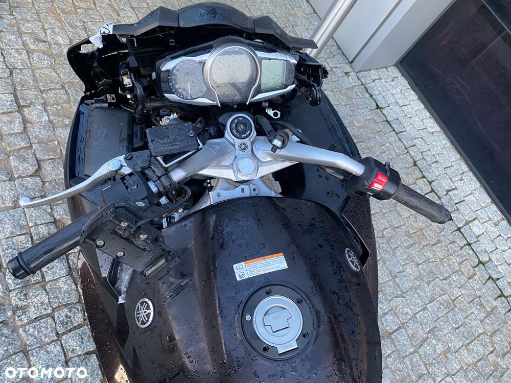 Yamaha FJR - 4