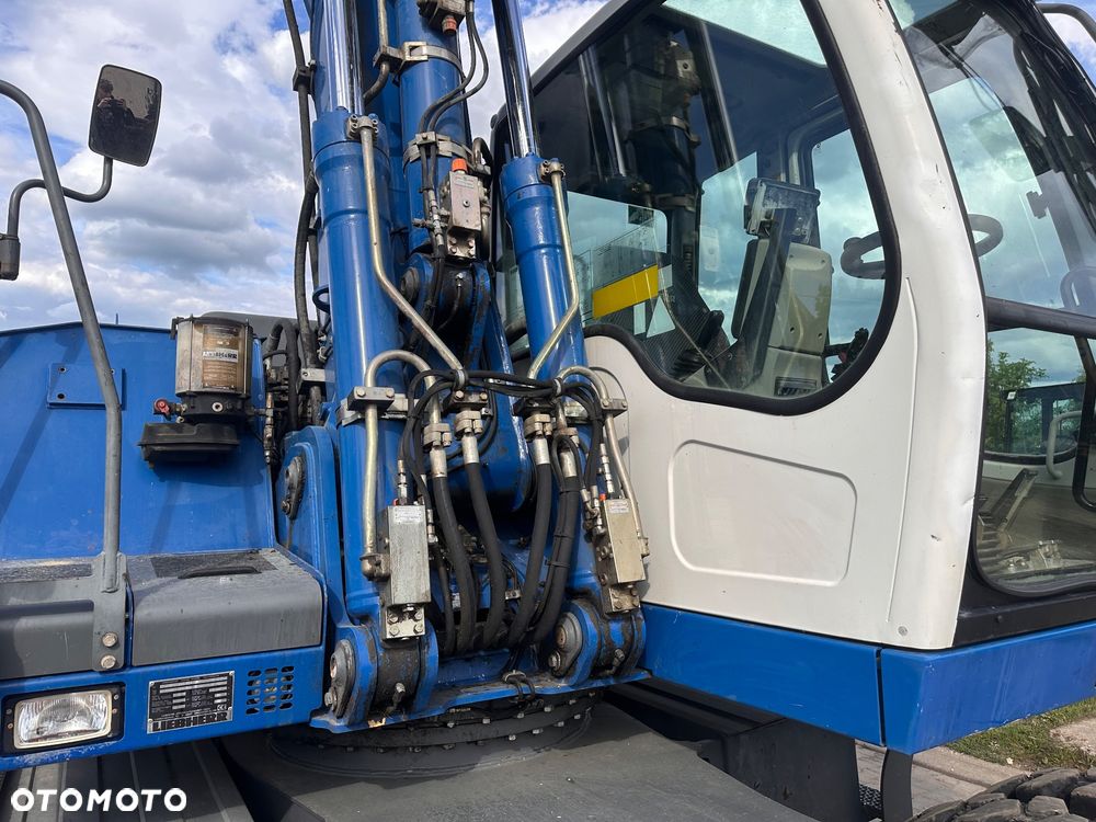 Liebherr A 900 C - 15