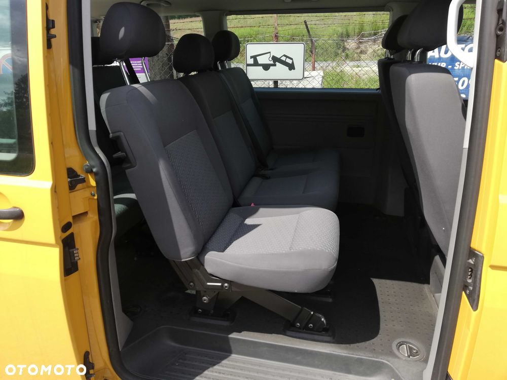 Volkswagen Caravelle - 7