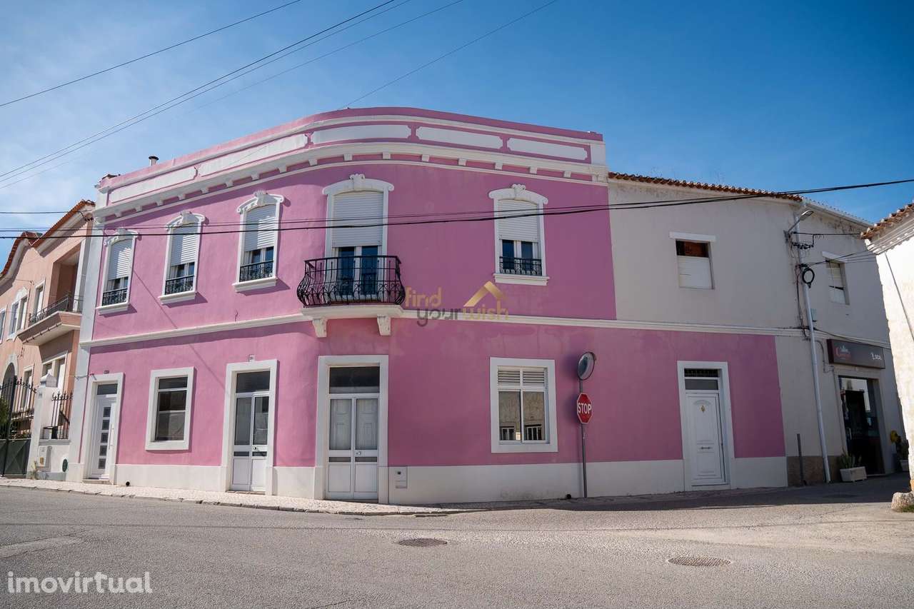 Propriedade com Apartamento T4 e duas Lojas para investidores em Valad - Grande imagem: 3/40