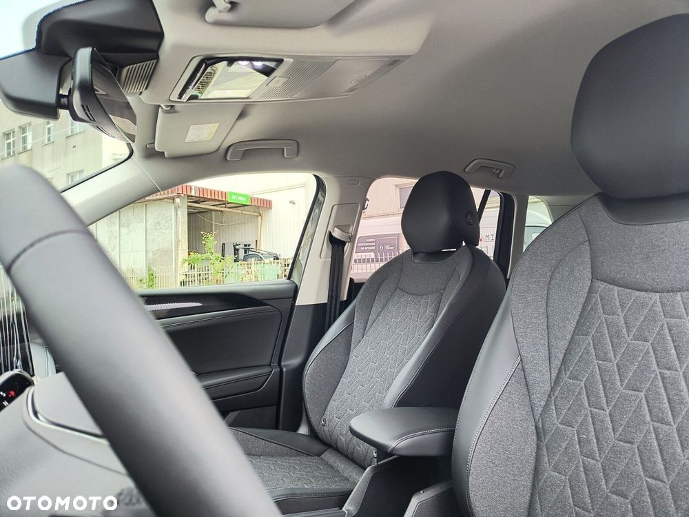 Volkswagen Tiguan - 31