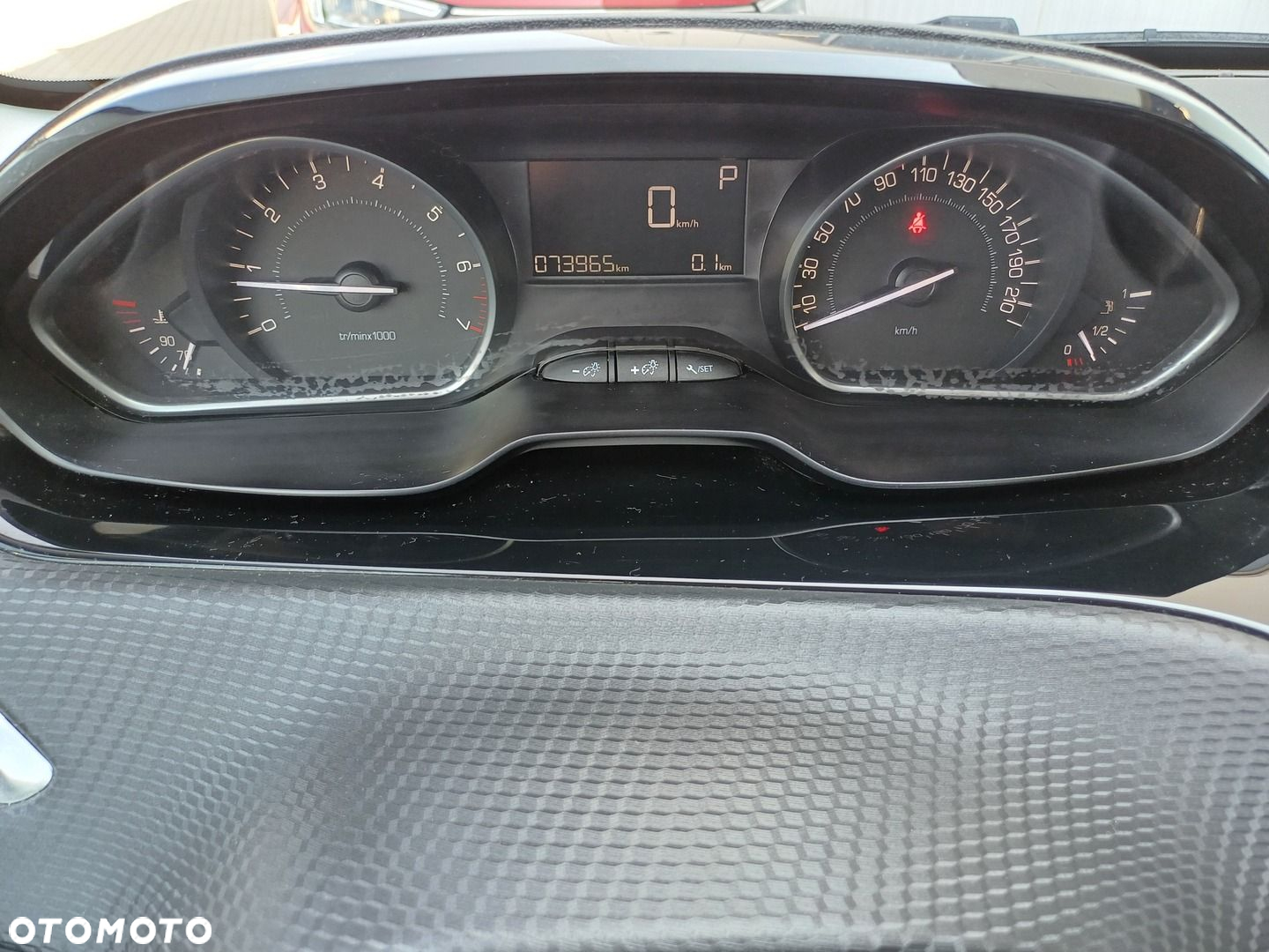 Peugeot 2008 1.2 Pure Tech Active S&S EAT6 - 28