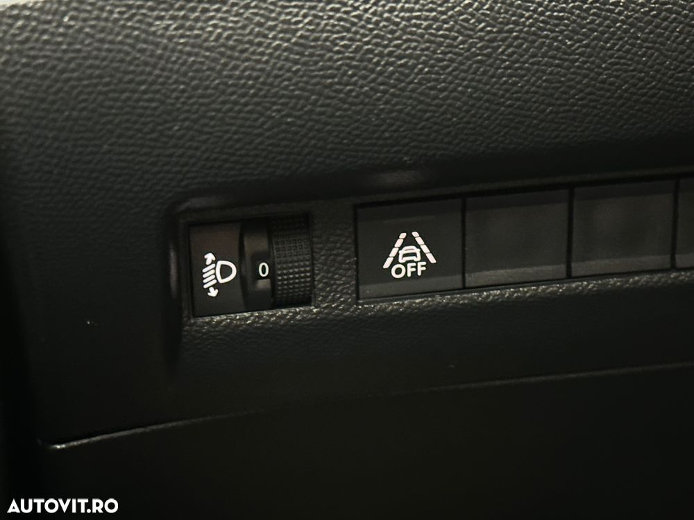 Peugeot 2008 1.2 PureTech Turbo S&S Allure - 31