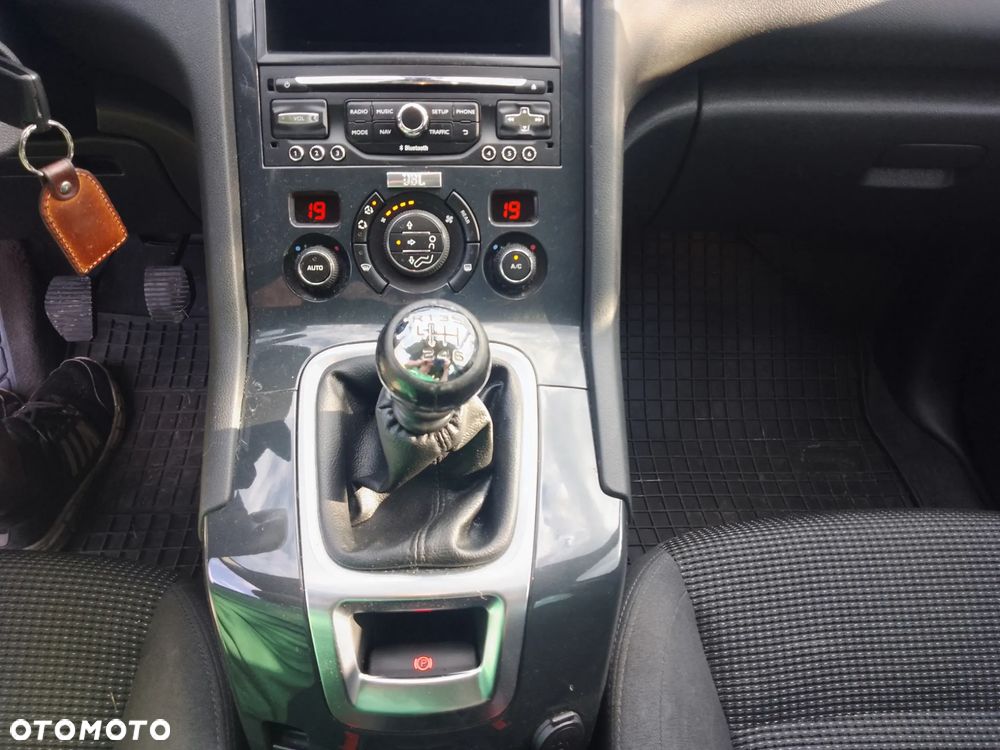 Peugeot 5008 2.0 HDi Family 7os - 17
