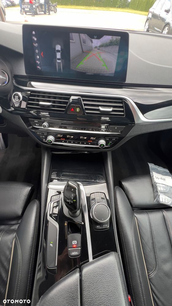 BMW Seria 5 520i Sport Line - 24