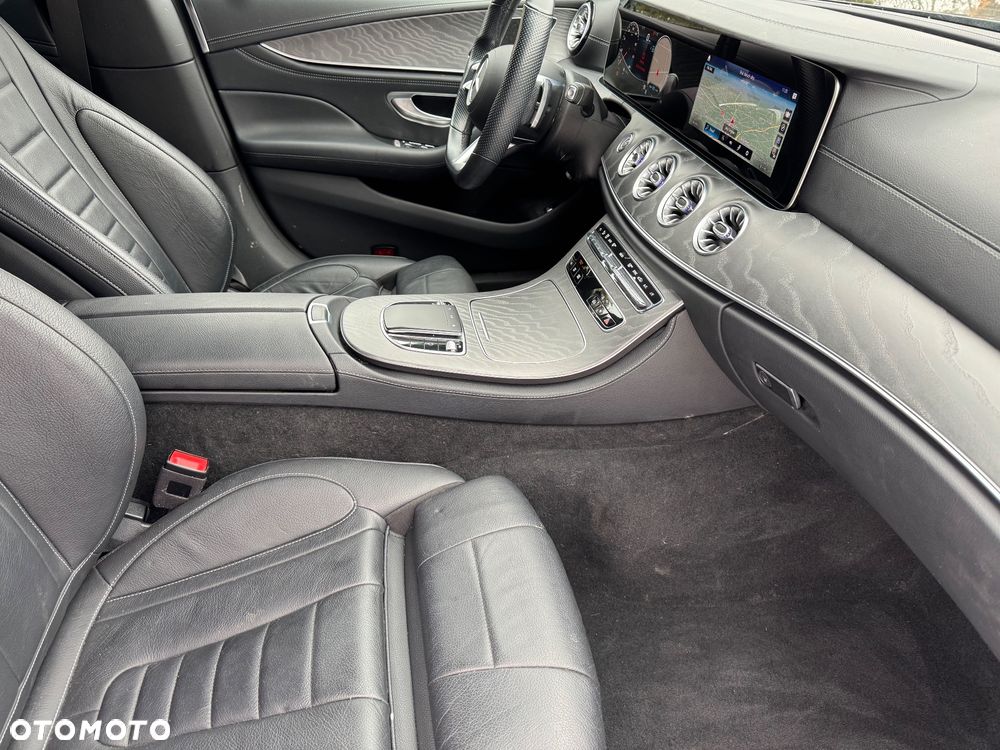 Mercedes-Benz CLS 300 d 4Matic 9G-TRONIC AMG Line - 11