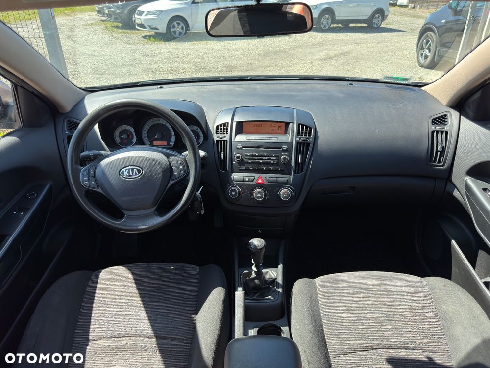 Kia Ceed 1.6 Comfort - 21