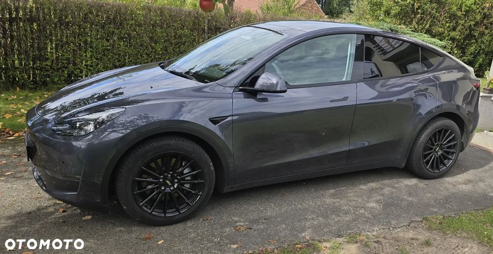 Tesla Y Model Long Range Dual Motor AWD - 3