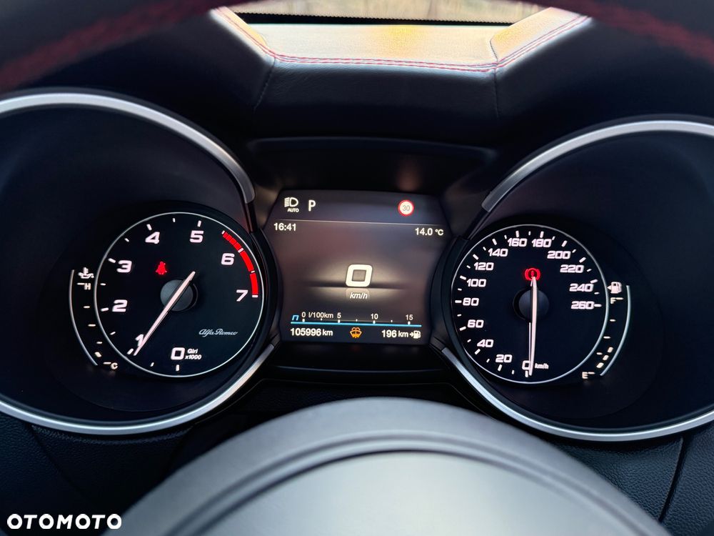 Alfa Romeo Stelvio 2.0 Turbo 16V AT8-Q4 Veloce Ti - 15