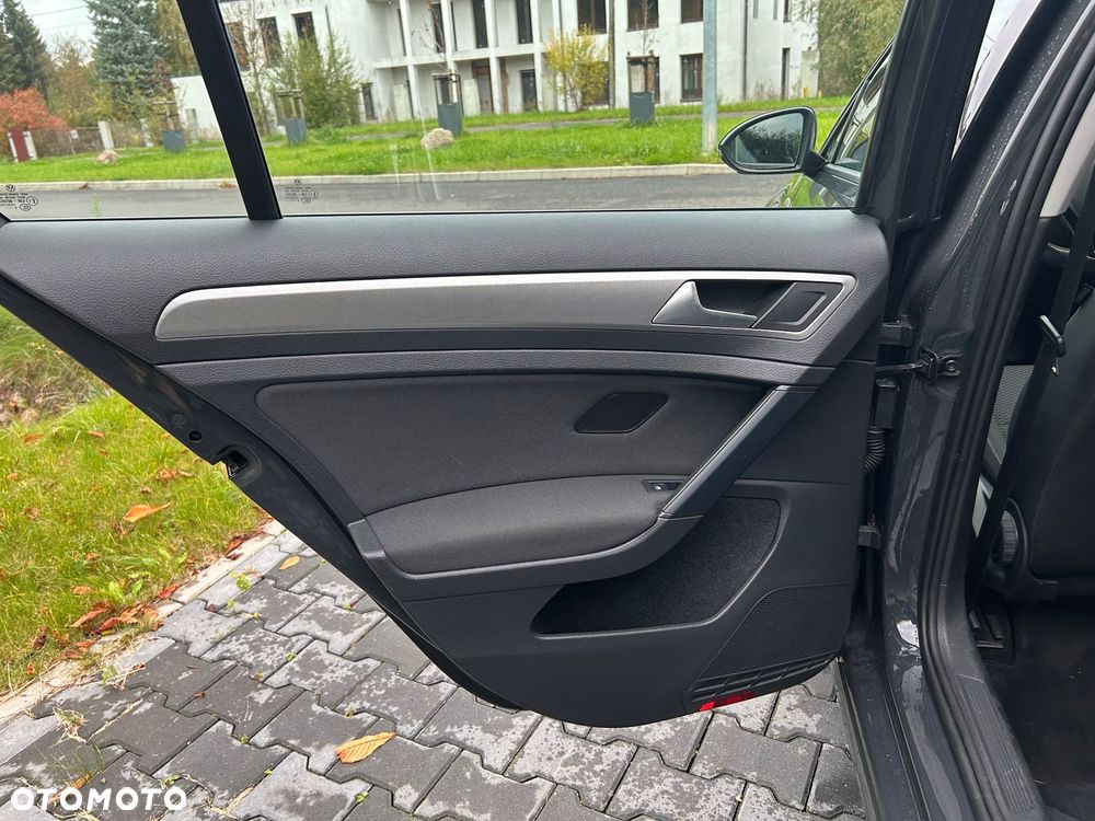 Volkswagen Golf - 12