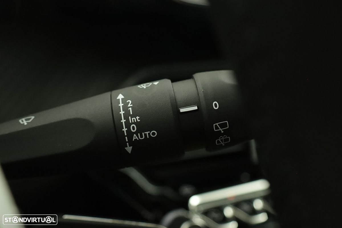Peugeot 2008 1.2 PureTech Allure - 19
