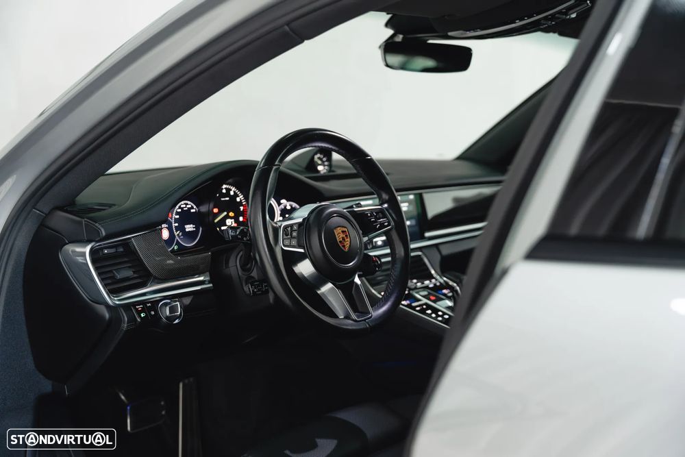 Porsche Panamera Sport Turismo 4 E-Hybrid Edition 10 Anos - 23