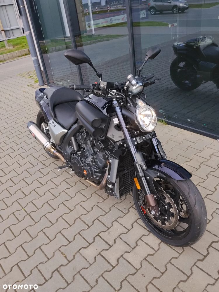 Yamaha V-MAX - 22