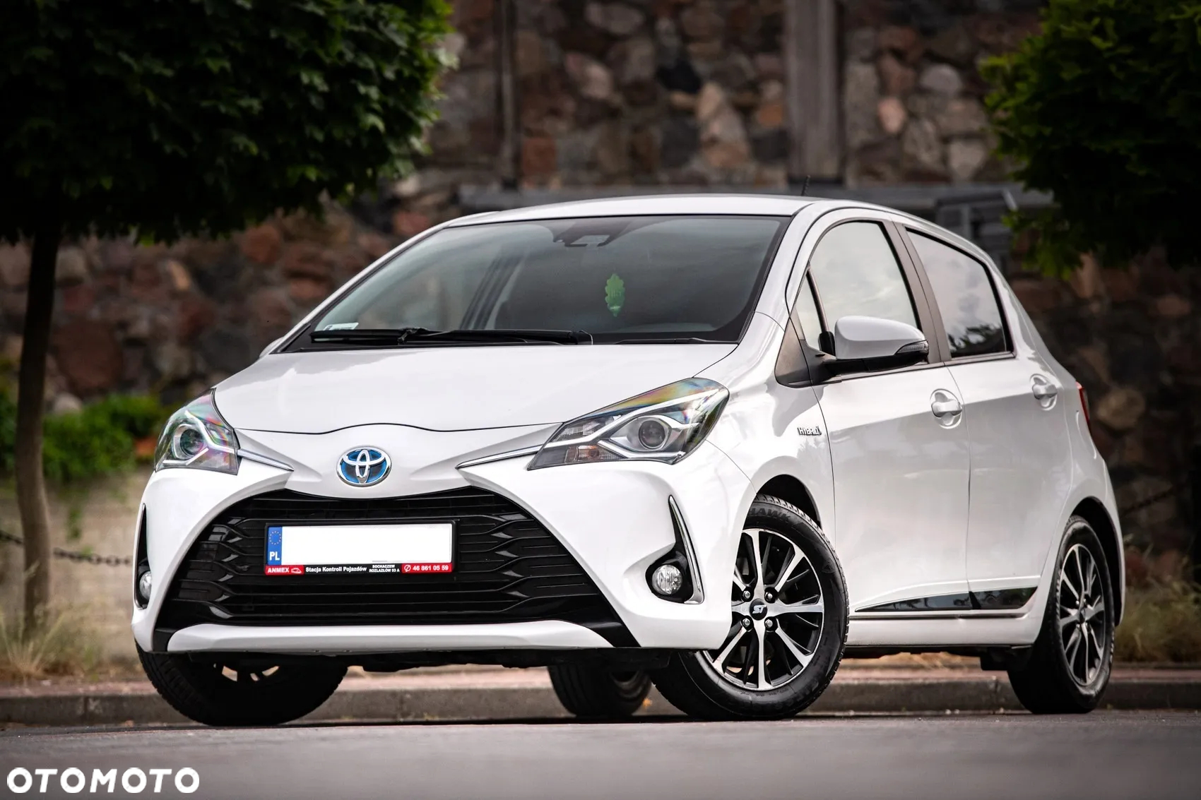 Toyota Yaris Hybrid 100 Premium EU6 - 2
