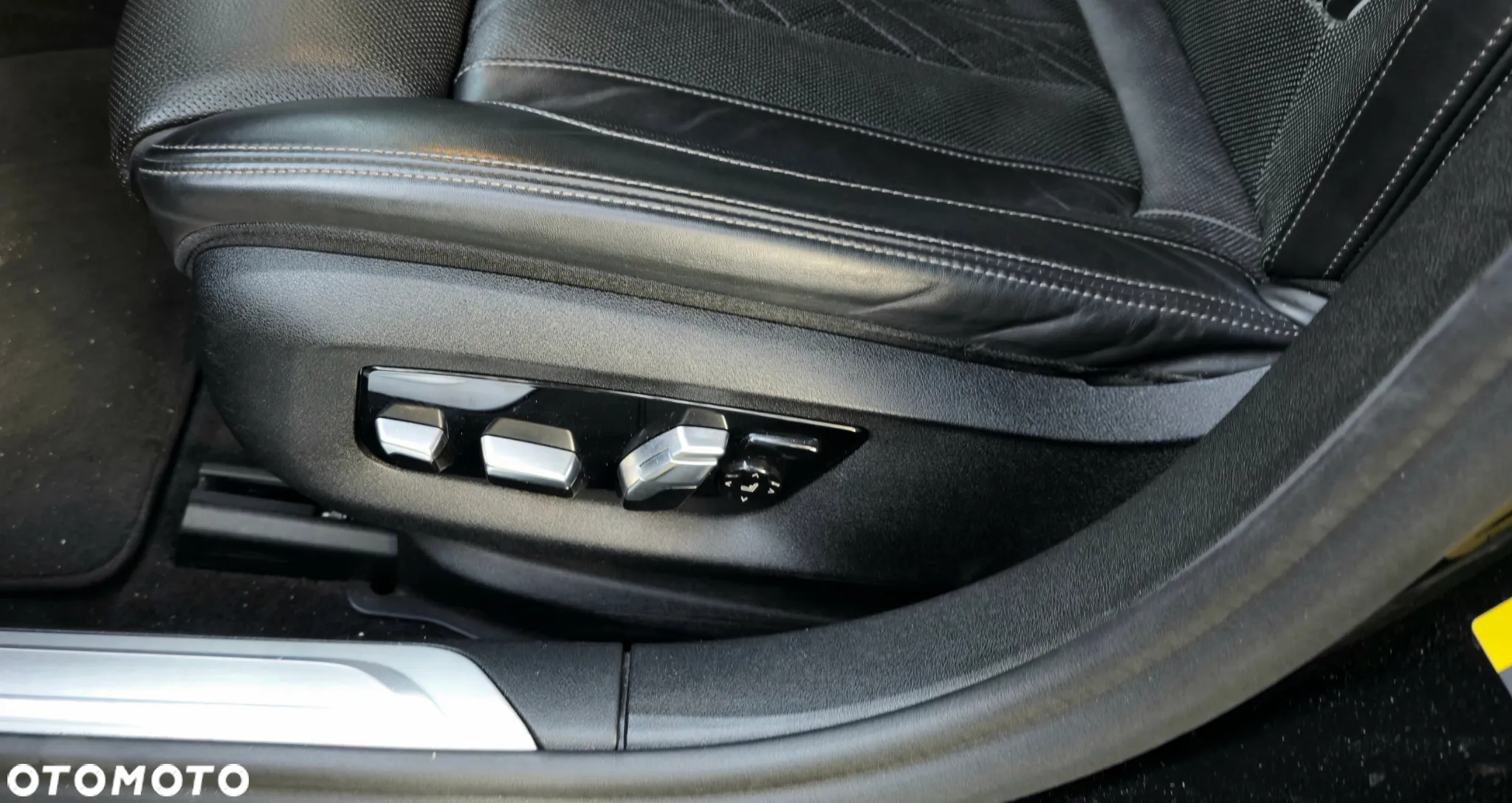 BMW Seria 7 740Le xDrive iPerformance - 29