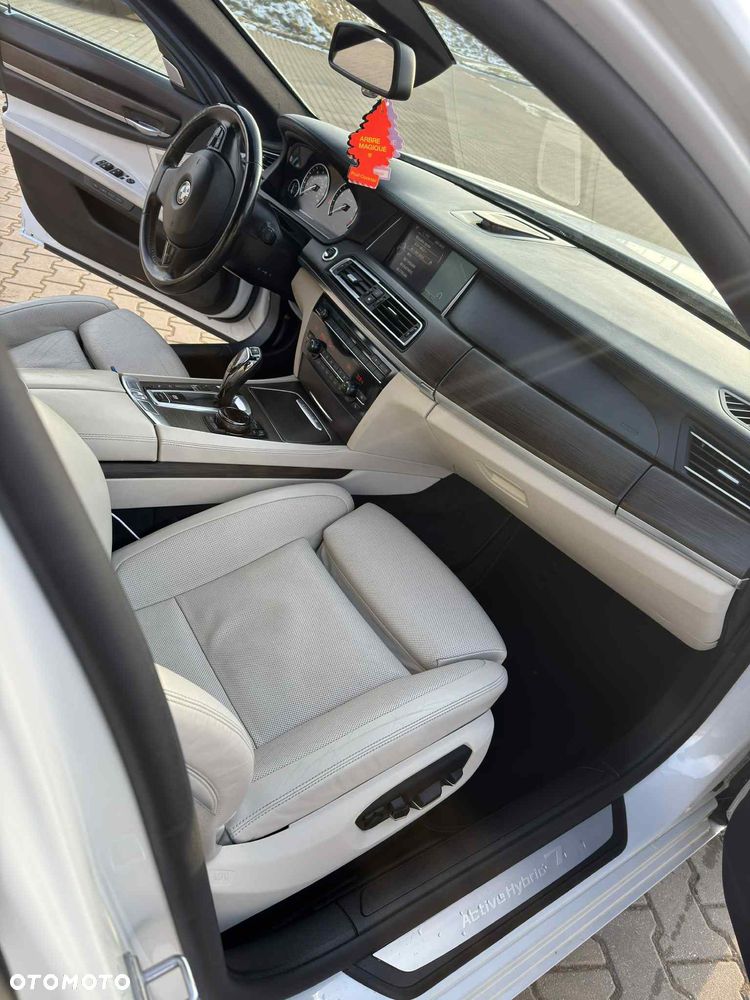 BMW Seria 7 - 11