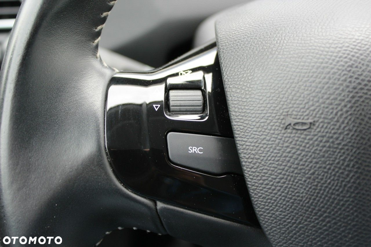 Peugeot 308 SW 1.5 BlueHDi Active S&S - 23